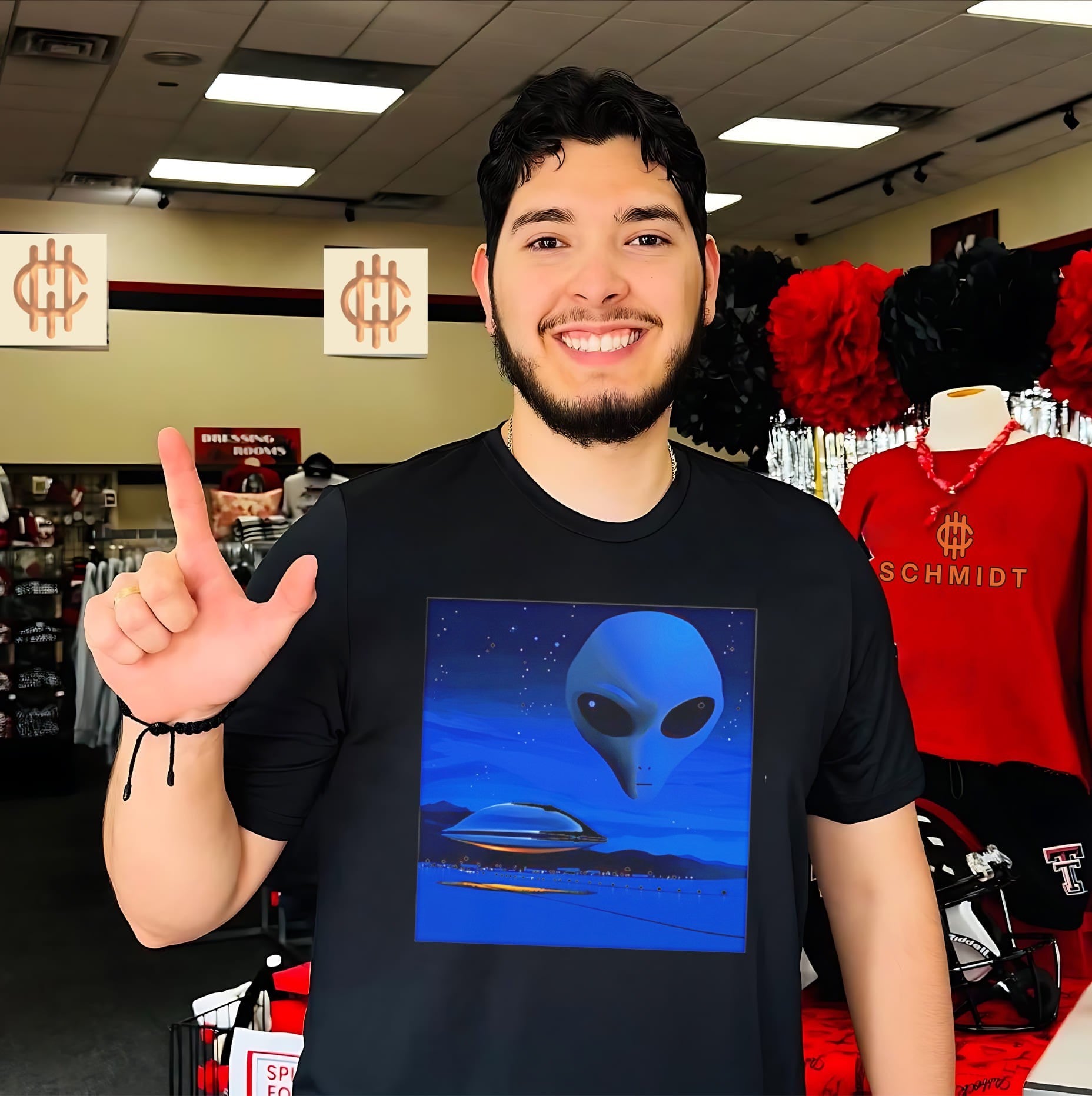 Aline and UFO frame photo shirt