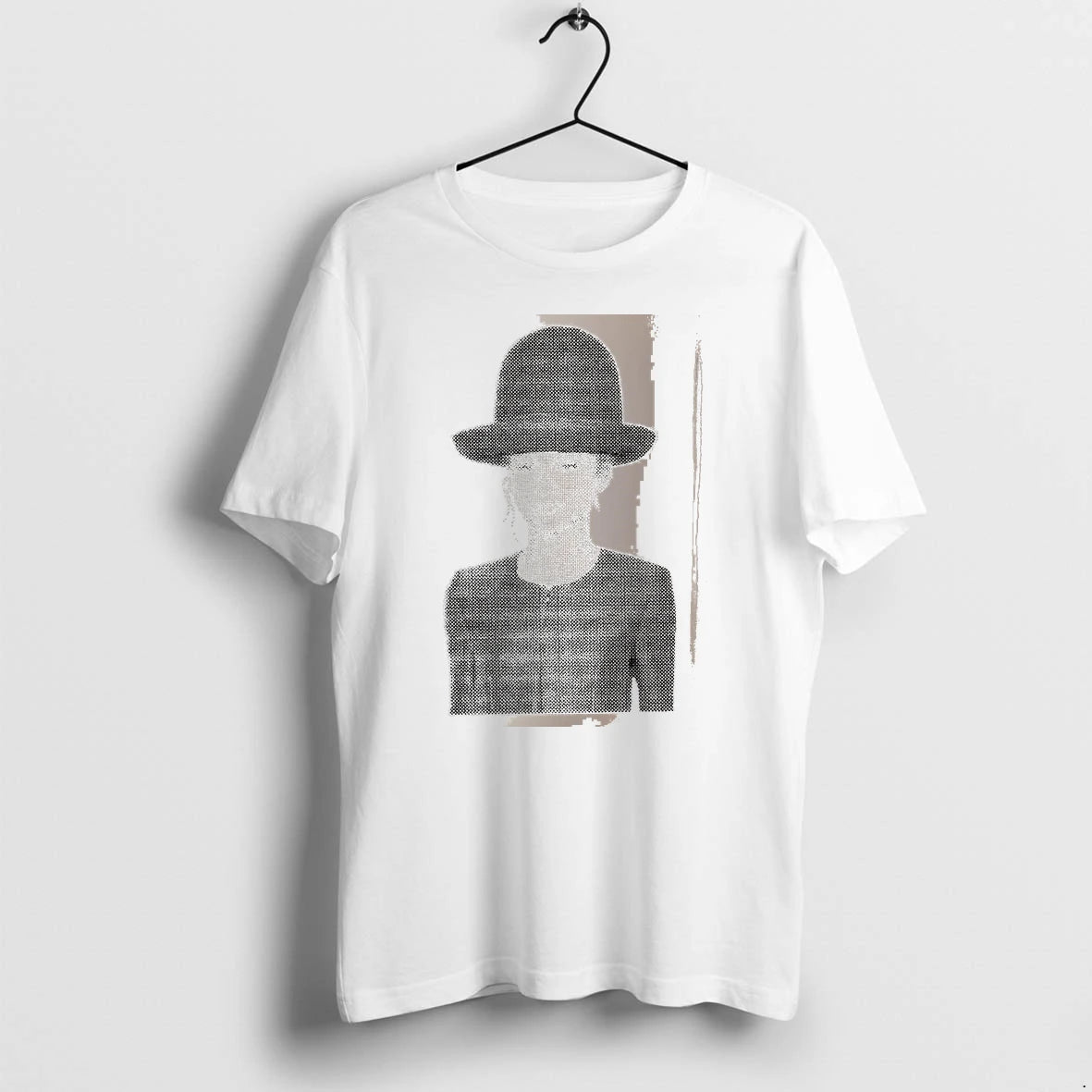 Officials Zendaya Wearing A Black Hat White Premium T Shirt