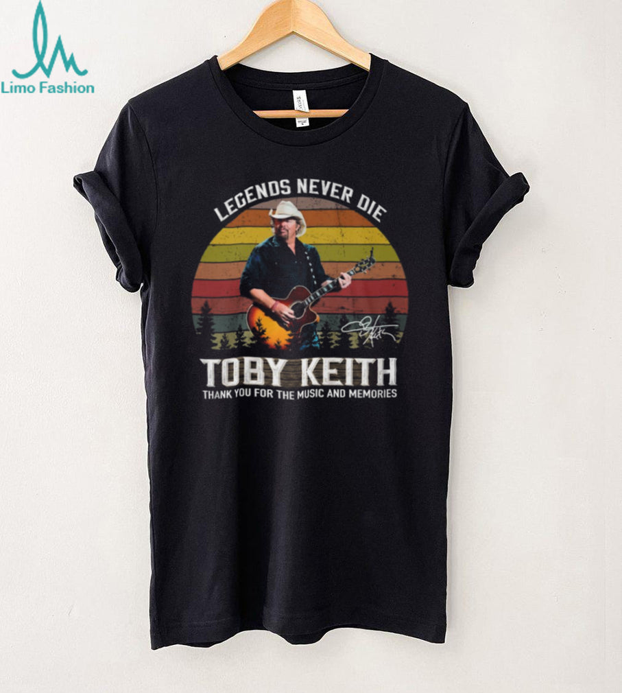 Toby Keith Legends Never Die Vintage Sunset Music & Memories Tribute T Shirt